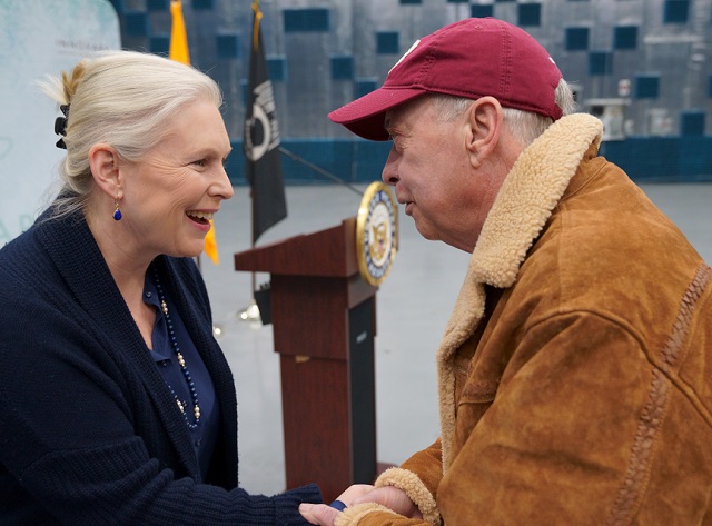 Gillibrand_shaking_hands